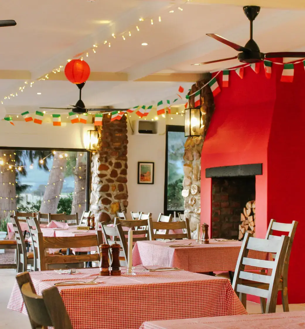 daphnes-bistro-at-duikersdrift-interior