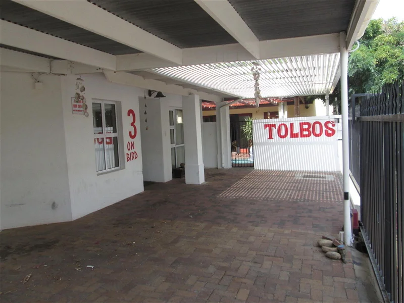 Tolbos Backpackers